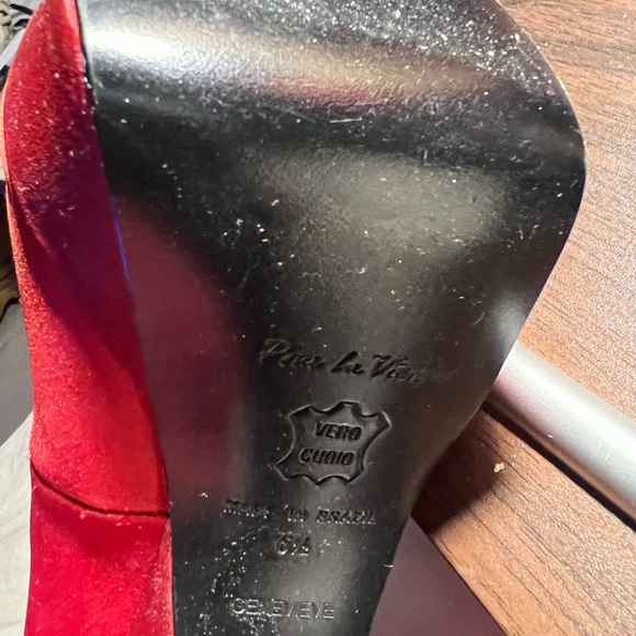 Size 6 1/2 Pour la Victoire red satin heels - Picture 7 of 8